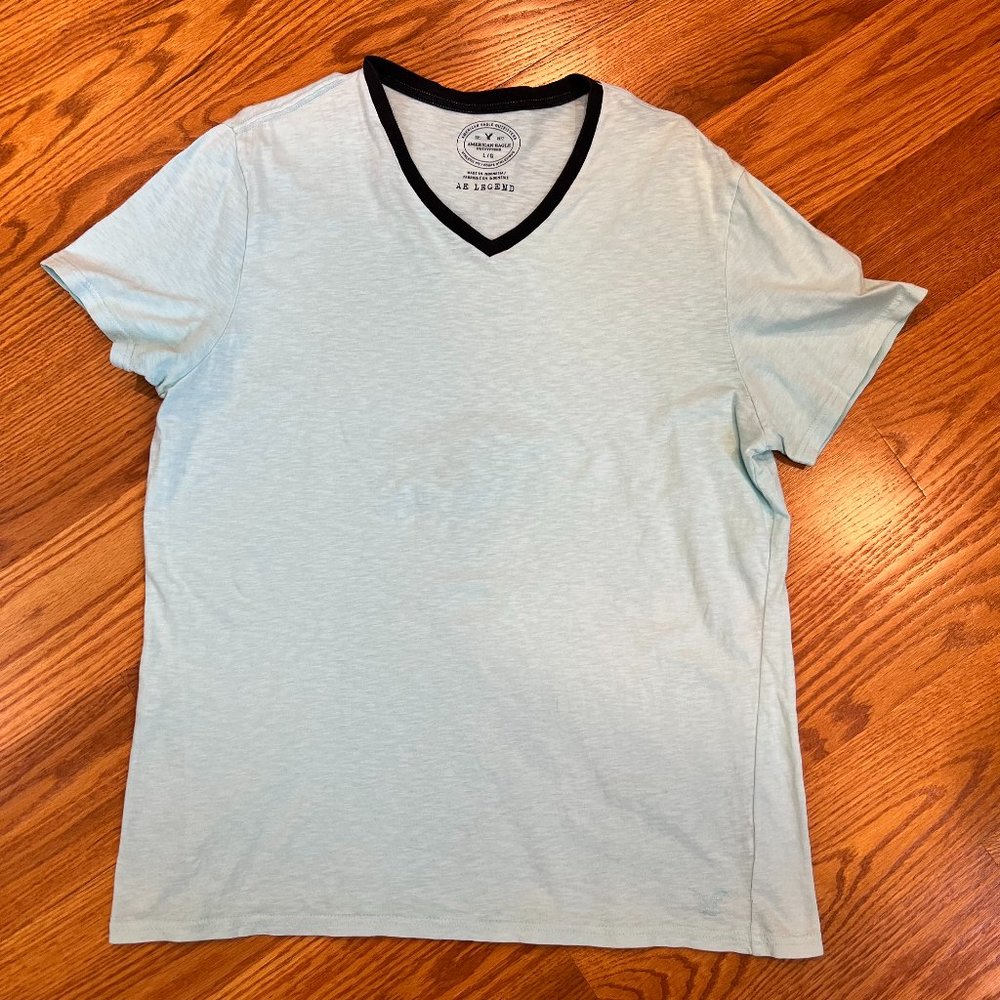 American Eagle Mens Light Blue V-Neck Tee Shirt